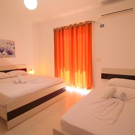 Summer Kiss Hotel Sarandë Exterior foto